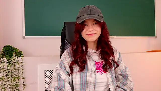 Snapshot of NoraHaynes chatting on 06-19-26, 01:43 NoraHaynes online show from 06-19-26, 01:43
