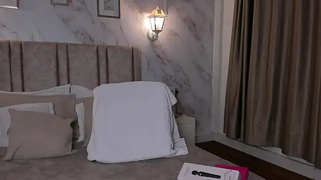 Snapshot of Paula_And chatting on 06-28-26, 11:05 Paula And online show from 06-28-26, 11:05