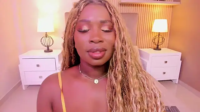 SerenaWinslow online show from 04-17-26, 12:19