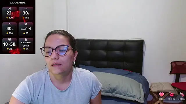 Snapshot of Megan_Milf__ chatting on 03-03-26, 12:33 Megan Milf online show from 03-03-26, 12:33