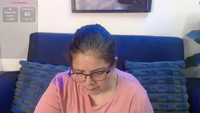 Snapshot of Linda_banks_ chatting on 01-17-26, 01:54 Linda banks online show from 01-17-26, 01:54