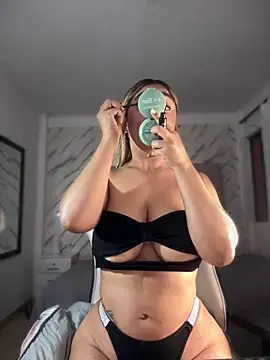 Snapshot of ChannelConnor_ chatting on 09-26-25, 11:03 ChannelConnor online show from 09-26-25, 11:03