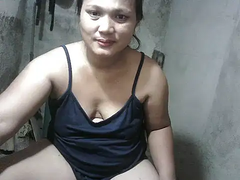 Snapshot of lady_helen00 chatting on 07-05-26, 12:01 lady helen00 online show from 07-05-26, 12:01