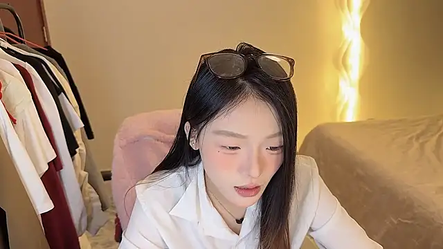 Robin-o3 online show from 11-14-25, 02:05