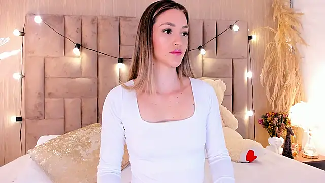 ClaradelMar online show from 03-28-26, 10:04