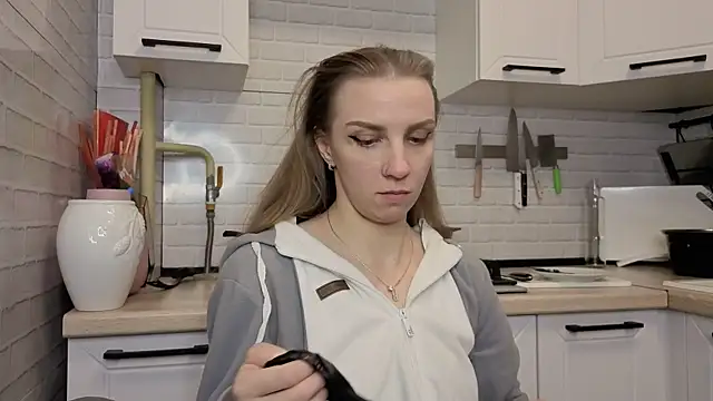 Edena  online show from 04-10-26, 07:51