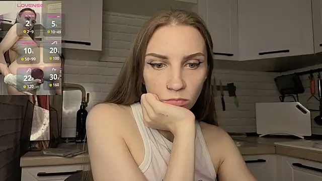 Snapshot of Edena_ chatting on 06-13-26, 02:26 Edena online show from 06-13-26, 02:26
