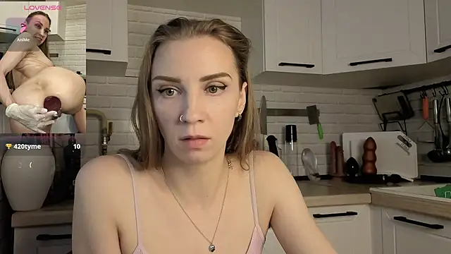 Snapshot of Edena_ chatting on 06-16-26, 01:47 Edena online show from 06-16-26, 01:47