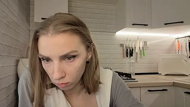 Snapshot of Edena_ chatting on 07-16-26, 05:19 Edena online show from 07-16-26, 05:19