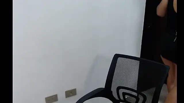 Cassandra gate online show from 10-21-25, 08:09