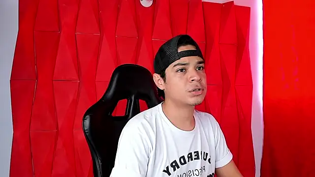 Snapshot of edy_play chatting on 05-17-26, 06:48 edy play online show from 05-17-26, 06:48