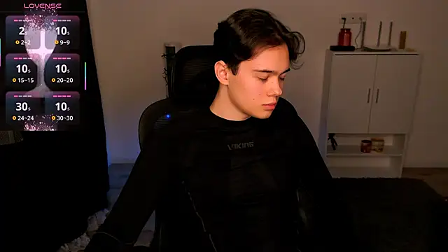 Tom-Eros online show from 01-11-26, 05:18