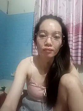 Snapshot of Lyly999 chatting on 10-07-25, 02:47 Lyly999 online show from 10-07-25, 02:47