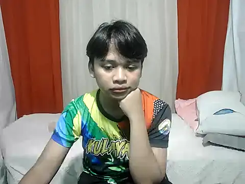 Snapshot of pinaymorena_zeinab chatting on 06-13-26, 06:33 pinaymorena zeinab online show from 06-13-26, 06:33