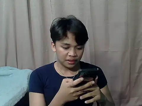 Snapshot of pinaymorena_zeinab chatting on 06-13-26, 11:13 pinaymorena zeinab online show from 06-13-26, 11:13