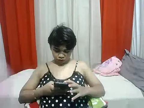 Snapshot of pinaymorena_zeinab chatting on 07-14-26, 03:51 pinaymorena zeinab online show from 07-14-26, 03:51
