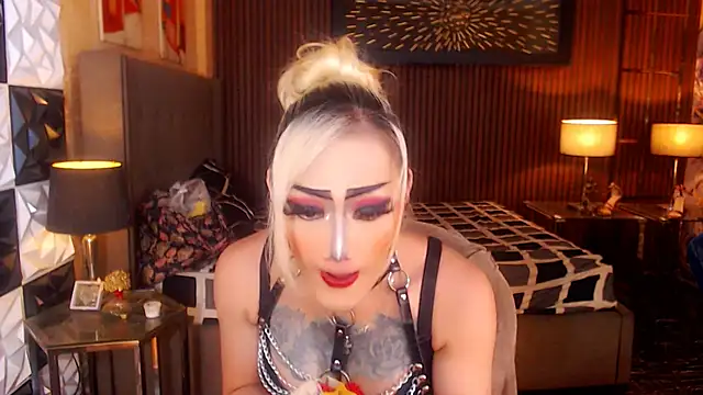 Snapshot of HorseCockDivine chatting on 04-29-26, 10:41 HorseCockDivine online show from 04-29-26, 10:41