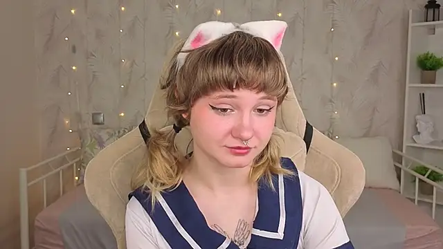 Tori Cutie online show from 05-27-26, 01:57