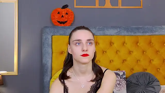 Jessica White  online show from 11-21-25, 04:00