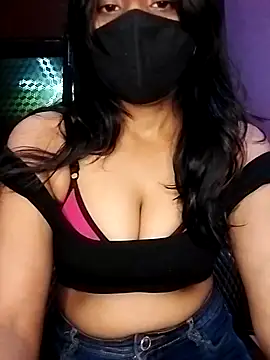 Snapshot of Amisha2 chatting on 10-06-25, 05:10 Amisha2 online show from 10-06-25, 05:10