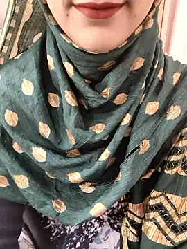 Snapshot of Indian-Aleena chatting on 02-08-26, 06:50 Indian-Aleena online show from 02-08-26, 06:50