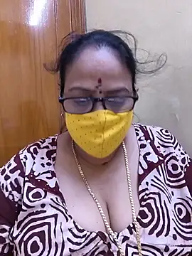Snapshot of heera-rani chatting on 06-13-26, 06:11 heera-rani online show from 06-13-26, 06:11