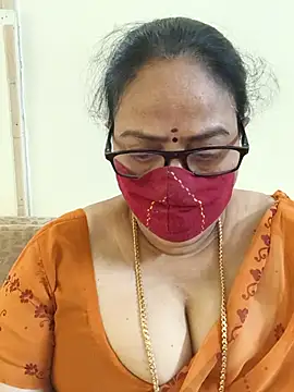 Snapshot of heera-rani chatting on 06-21-26, 05:21 heera-rani online show from 06-21-26, 05:21