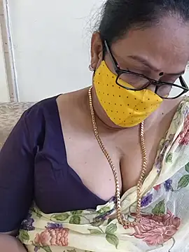 Snapshot of heera-rani chatting on 07-07-26, 06:47 heera-rani online show from 07-07-26, 06:47