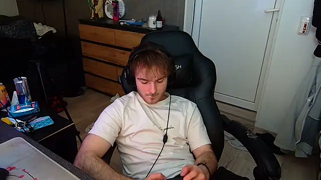 Snapshot of Rudi2007Eye chatting on 03-01-26, 07:05 Rudi2007Eye online show from 03-01-26, 07:05