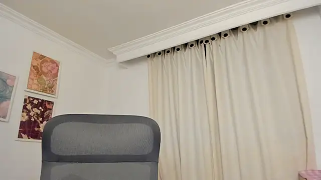 canelleGarces online show from 05-27-26, 01:57