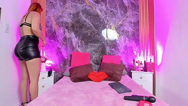 Snapshot of MIIRANDAHOT chatting on 11-10-25, 12:59 MIIRANDAHOT online show from 11-10-25, 12:59