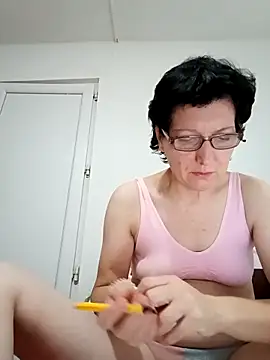 Vera Elle online show from 10-23-25, 03:44