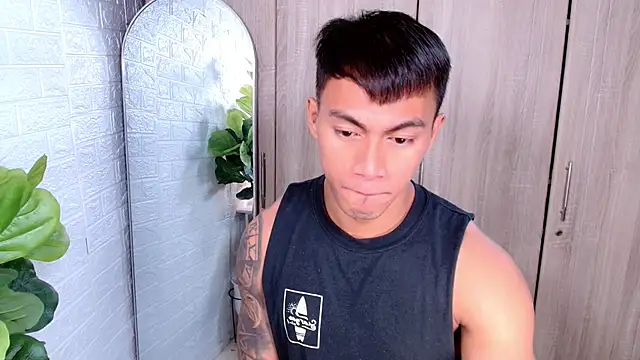 PinooyMilker online show from 11-13-25, 04:44