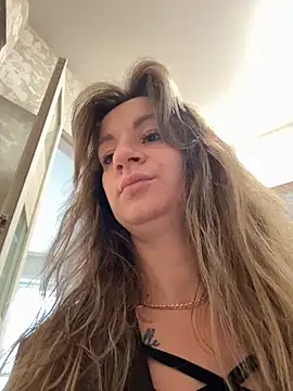 EvvaMur online show from 03-31-26, 01:40