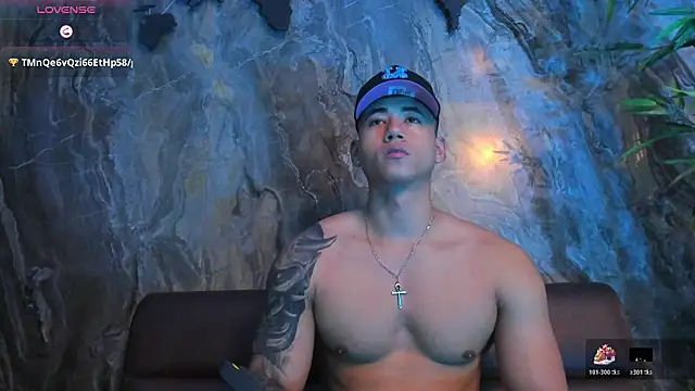 Snapshot of Draven_Marceaux chatting on 01-17-26, 11:26 Draven Marceaux online show from 01-17-26, 11:26