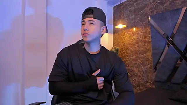 Snapshot of Draven_Marceaux chatting on 01-18-26, 04:33 Draven Marceaux online show from 01-18-26, 04:33