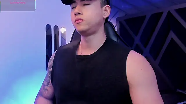 Snapshot of Draven_Marceaux chatting on 02-05-26, 11:37 Draven Marceaux online show from 02-05-26, 11:37