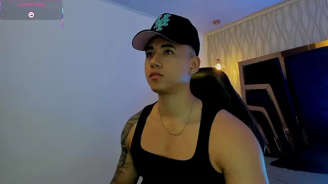 Snapshot of Draven_Marceaux chatting on 02-25-26, 11:31 Draven Marceaux online show from 02-25-26, 11:31