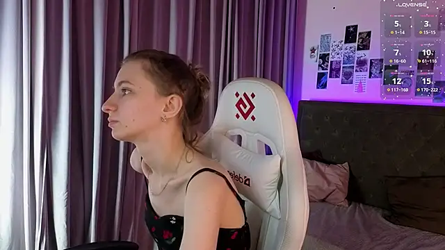 kaleriyaa  online show from 03-10-26, 01:32