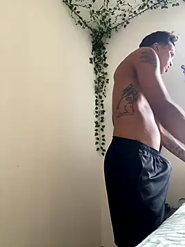 Snapshot of elvisnaomorreu chatting on 11-17-25, 06:57 elvisnaomorreu online show from 11-17-25, 06:57