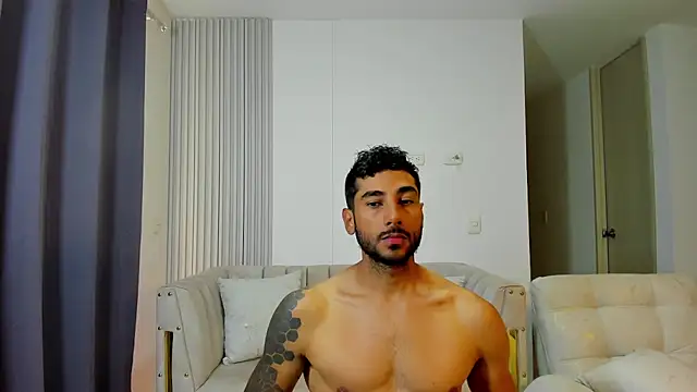 Snapshot of MARC_THOMPSON_ chatting on 10-14-25, 02:40 MARC THOMPSON online show from 10-14-25, 02:40