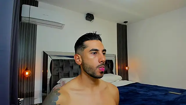 Snapshot of MARC_THOMPSON_ chatting on 10-20-25, 12:22 MARC THOMPSON online show from 10-20-25, 12:22