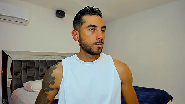 Snapshot of MARC_THOMPSON_ chatting on 10-25-25, 12:07 MARC THOMPSON online show from 10-25-25, 12:07