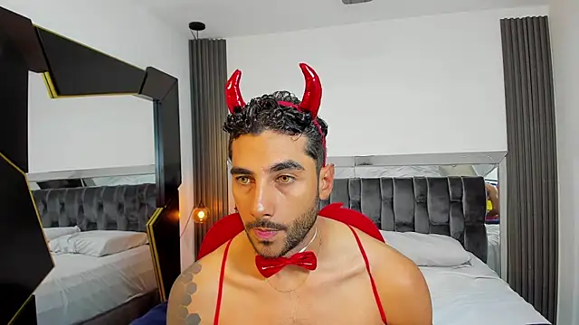 Snapshot of MARC_THOMPSON_ chatting on 11-01-25, 12:56 MARC THOMPSON online show from 11-01-25, 12:56