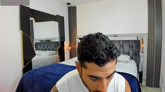 Snapshot of MARC_THOMPSON_ chatting on 11-04-25, 02:16 MARC THOMPSON online show from 11-04-25, 02:16