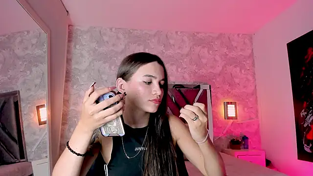 aitana baker  online show from 01-14-26, 06:13