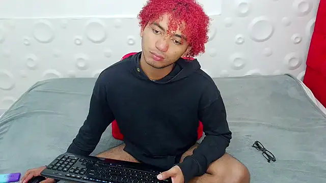 felipecams123 online show from 12-05-25, 01:47