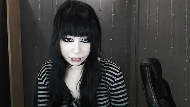 Snapshot of _LUCY_LAVE chatting on 03-31-26, 11:27 LUCY LAVE online show from 03-31-26, 11:27