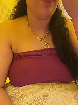 Snapshot of Bold-arabic-vibes chatting on 06-22-26, 03:09 Bold-arabic-vibes online show from 06-22-26, 03:09