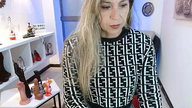 Snapshot of DianaPearls chatting on 07-21-26, 10:28 DianaPearls online show from 07-21-26, 10:28